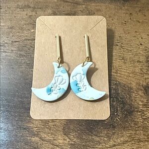 Crescent moon 🌙 earrings